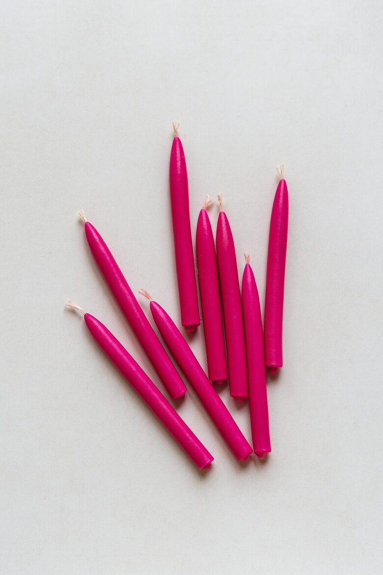 Bišu vaska svecītes kūkām un tortēm, 8cm, Fuksija 